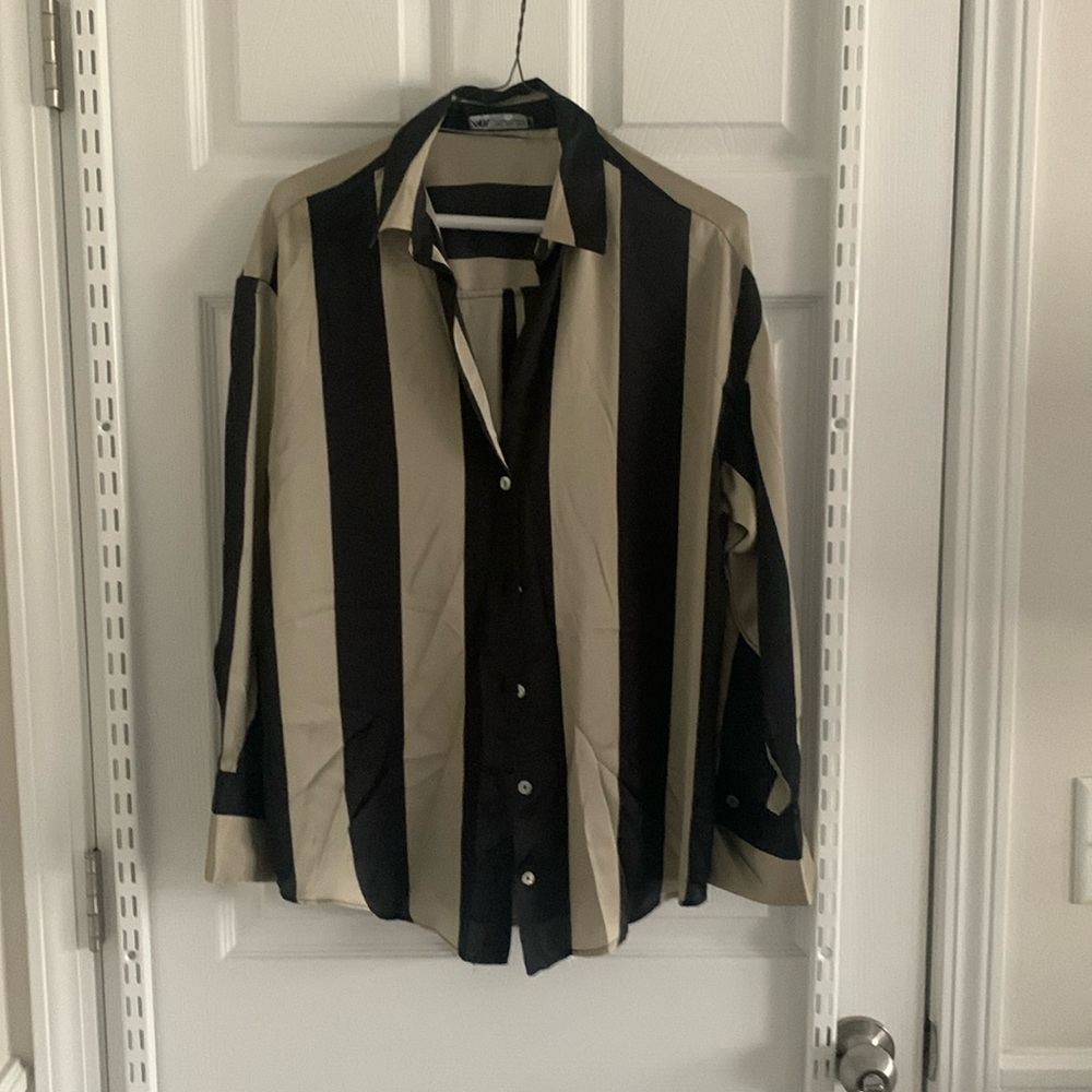 Zara button down shirt, size S